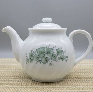 Vintage Corelle Callaway Ivy Teapot